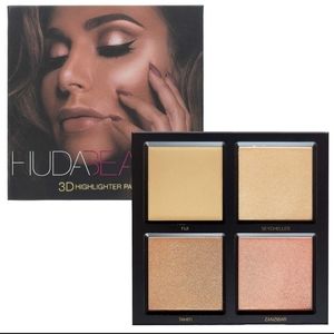 HUDA BEAUTY 3D Highlighter Palette NWT